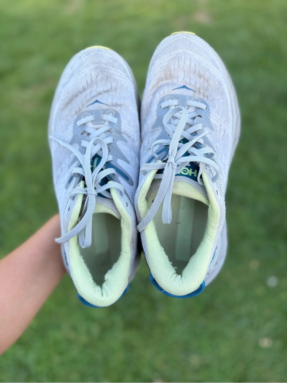 HOKAS Men’s Size 9 - Picture 2 of 4